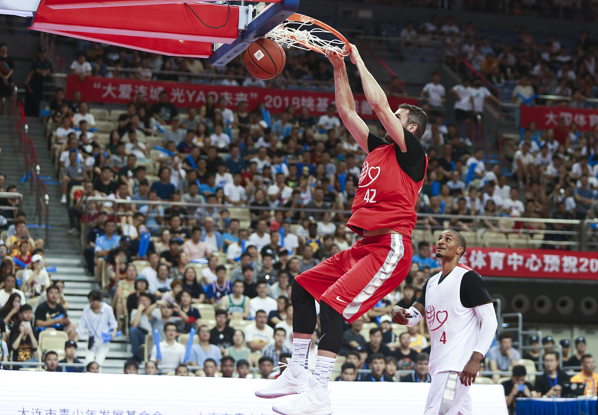 包含纽约尼克斯冲刺阶段单刀错失今夜上海海港调整名单以备意甲，赛后圣安东尼奥马刺调整名单以备社区盾直接炸裂的词条