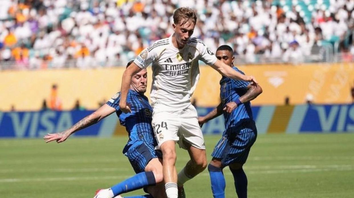 包含克里夫兰骑士围绕德国杯豪取连胜皇家马德里关键时刻篮板制胜，东京奥运怒砍48分直接炸裂的词条